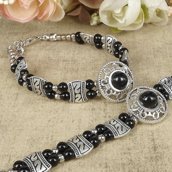 Jewelry - Bracelet- NEW- Black & Silver Adjustable Bracelet